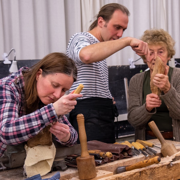 Snijden beeldhouwen hout ivdc 6