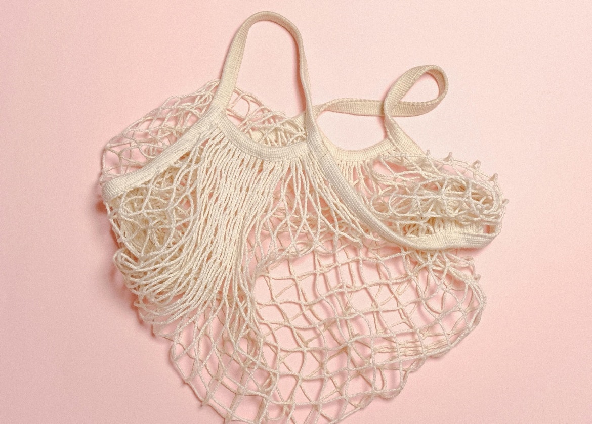 Flyer Avansa Less is more