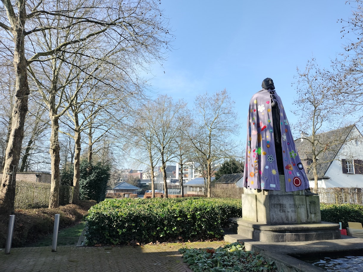 Mantel voor Zorg rond Peter Benoit