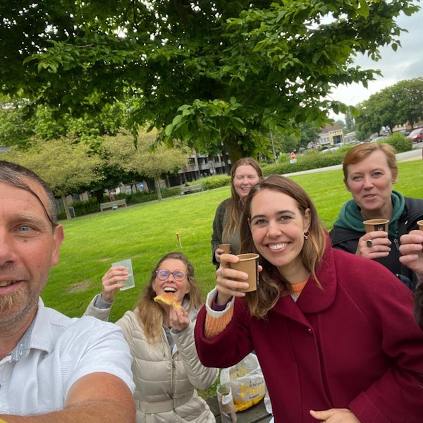 20240603 selfie koffie indehand Stefaan stina Sofie DN Sofie V Els Koen Maite1