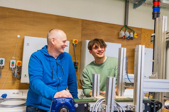 Bob en Yorben, leerkracht en leerling van Go! Campus Kompas Wetteren.